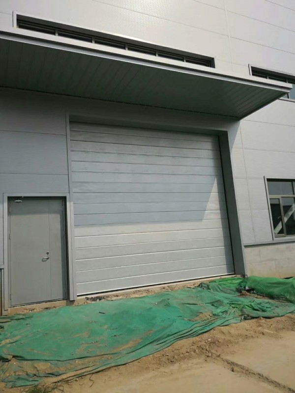 工業(yè)提升門